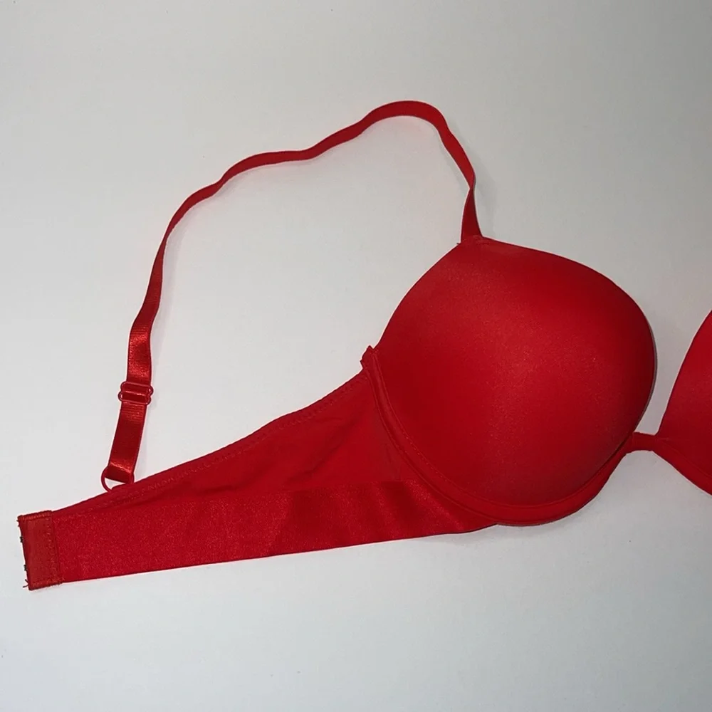 Super Push Up Extreme Padded Maximum Lift Add 2 Cup Size Bombshell Bra. NWT